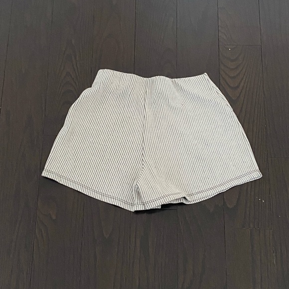Zara shorts - Picture 2 of 2